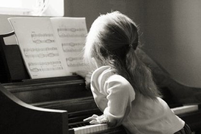 xbw-young-girl-at-piano.gif.pagespeed.ic.lAKfhFC1ws